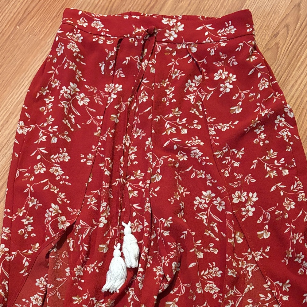 SHEIN Red Floral Print Pants-open leg pants - Picture 5 of 6